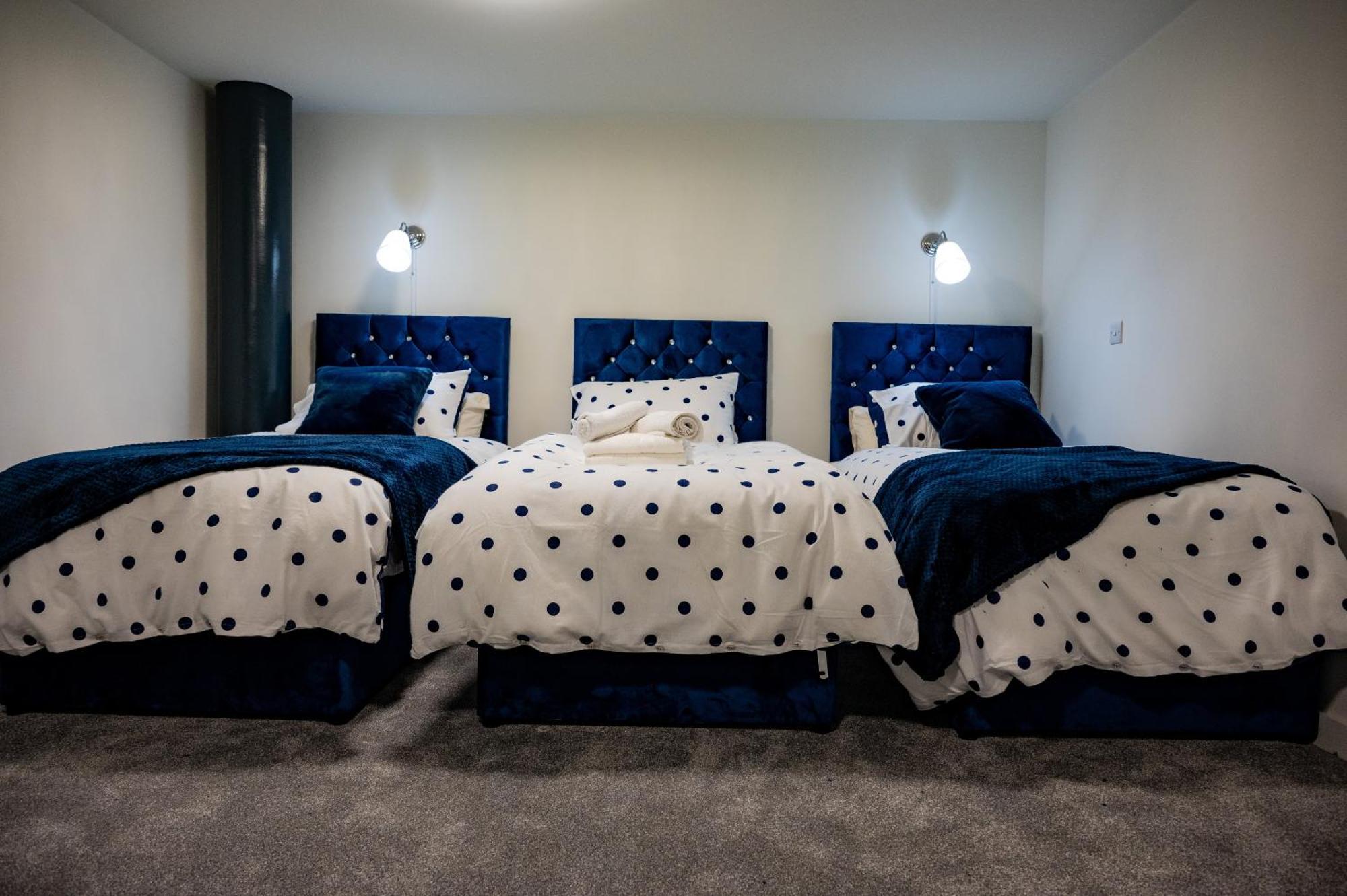 Basement Bliss Hideaway Apartment แบรดฟอร์ด ภายนอก รูปภาพ