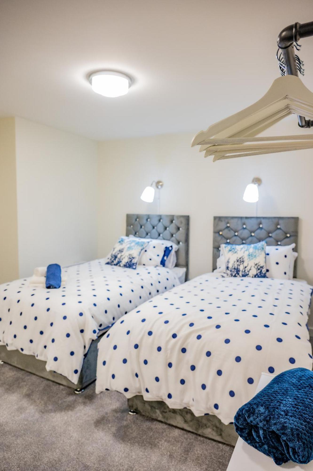 Basement Bliss Hideaway Apartment แบรดฟอร์ด ภายนอก รูปภาพ