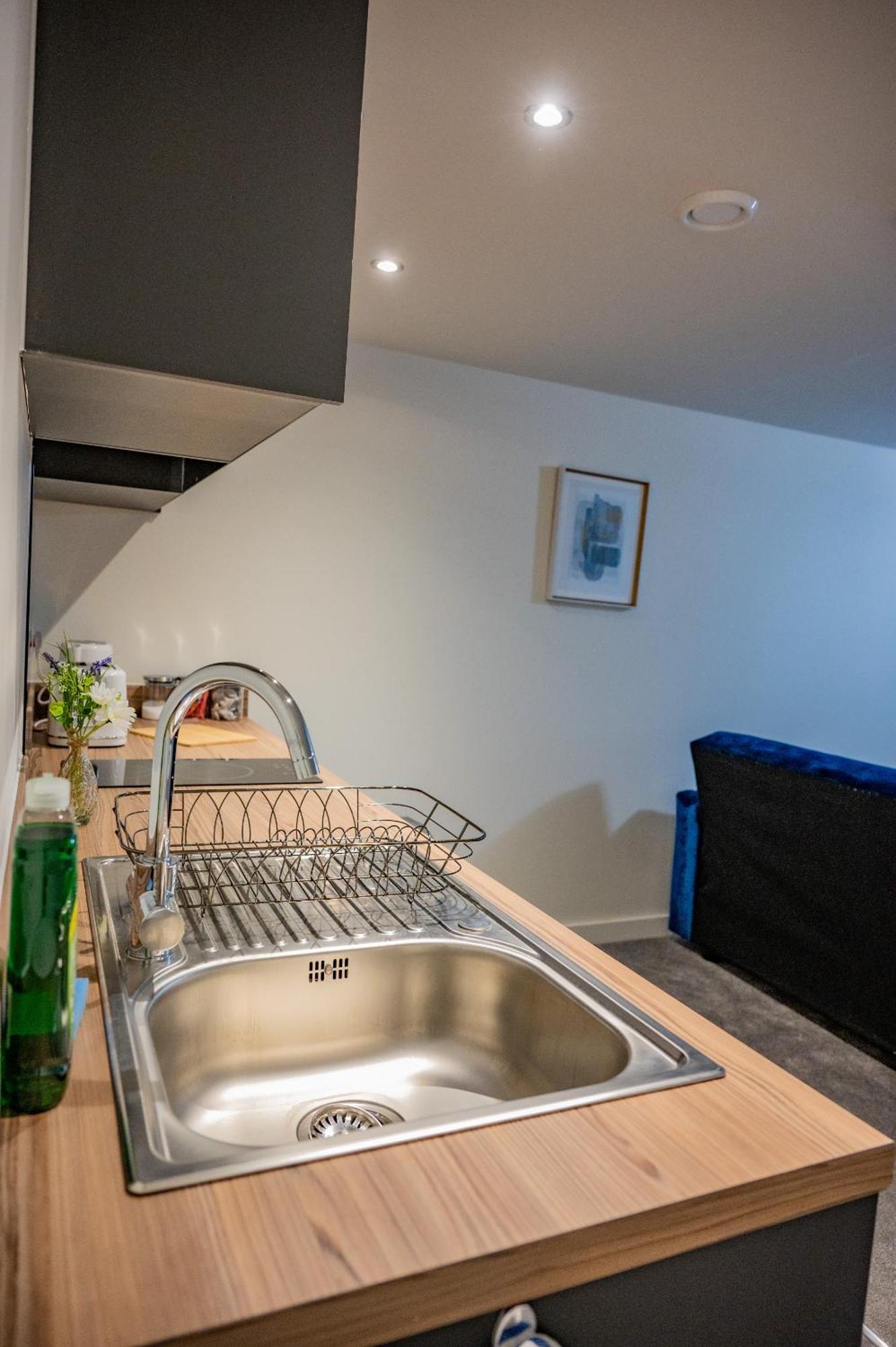 Basement Bliss Hideaway Apartment แบรดฟอร์ด ภายนอก รูปภาพ