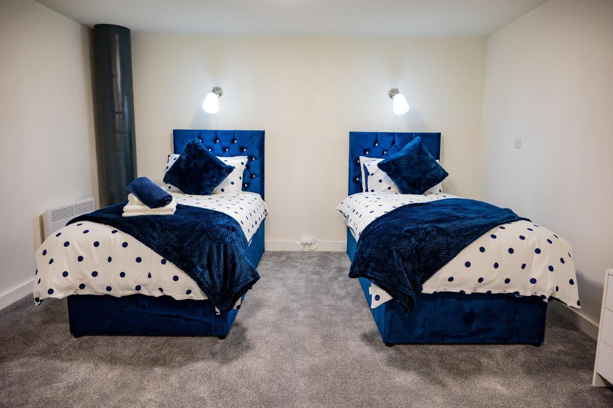 Basement Bliss Hideaway Apartment แบรดฟอร์ด ภายนอก รูปภาพ
