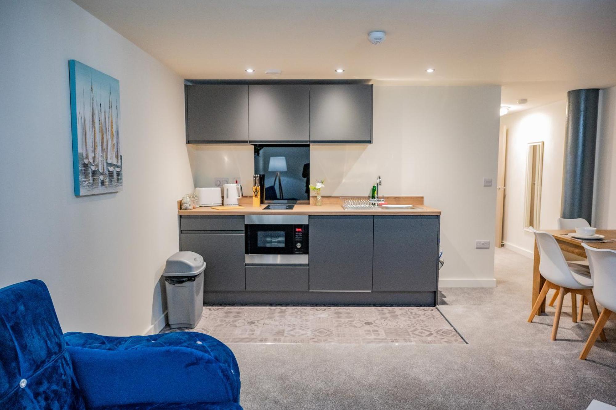 Basement Bliss Hideaway Apartment แบรดฟอร์ด ภายนอก รูปภาพ